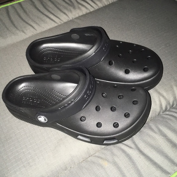 mens size 4 crocs